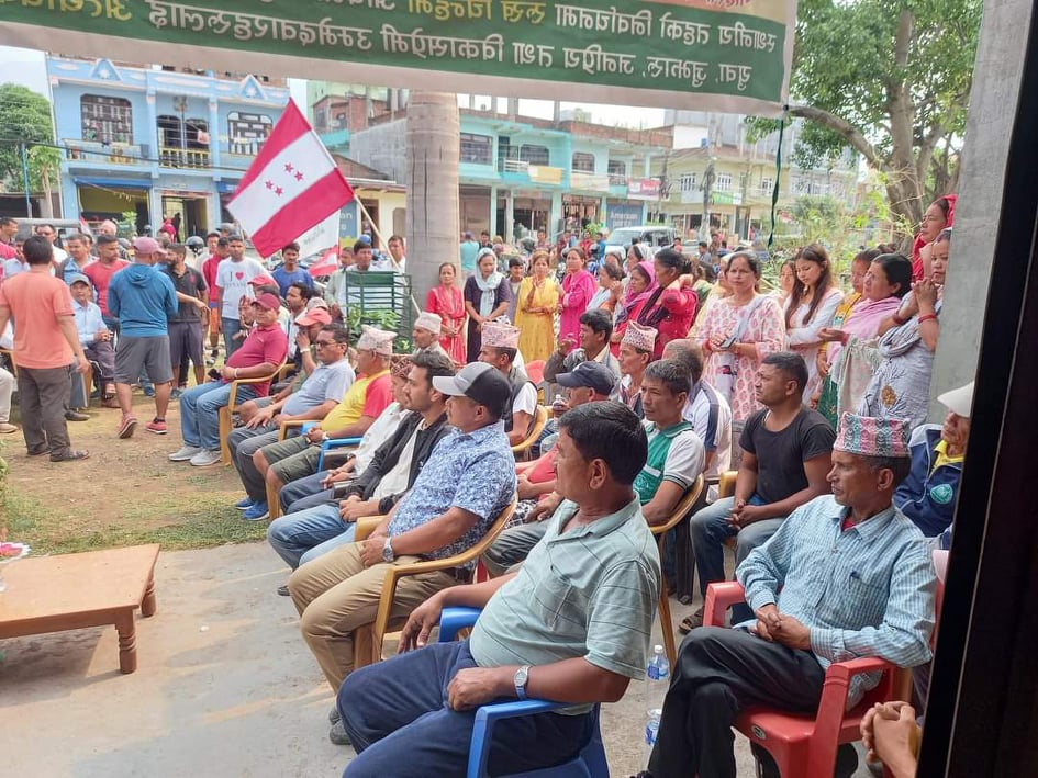 एमाले उपमेयरका उम्मेदवार खनालको वडाबाटै ११५ जना कांग्रेस प्रवेश